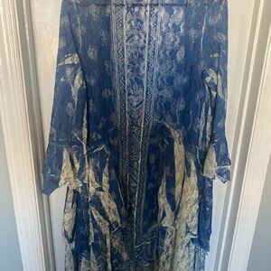 Blue and ivory lace kimono 
Worn only once 
Size M/L